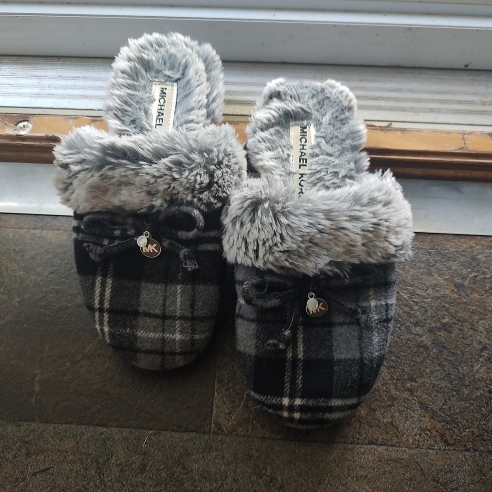 Michael Kors Plaid Slippers Women Size L Grey Black Excellent Faux Fur MK Logo